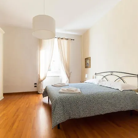 Borgo Pinti Frescos 6 Sleeps Apartment Florence